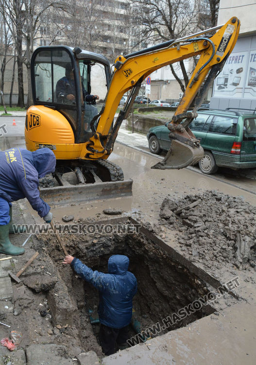 Част от центъра на Хасково без вода заради ВиК авария