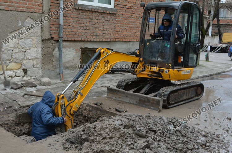 Част от центъра на Хасково без вода заради ВиК авария
