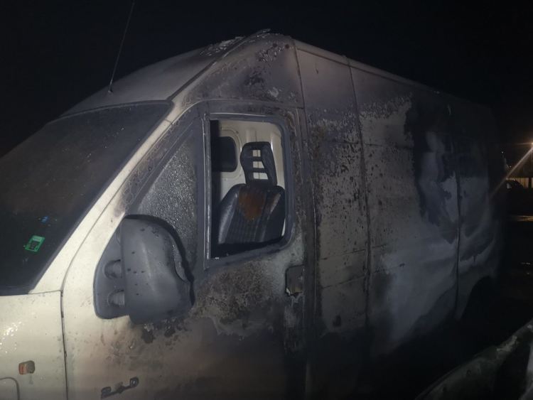 Подпалвач изпепели автомобили на асеновградчанин в село Ягодово ( снимки )