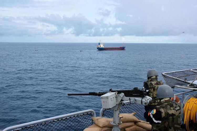 Френският флот залови рекордна пратка кокаин за €1 млрд.