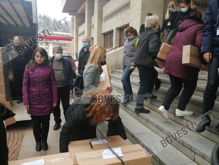 104 000 бюлетини пристигнаха под полицейски ескорт в Смолян  