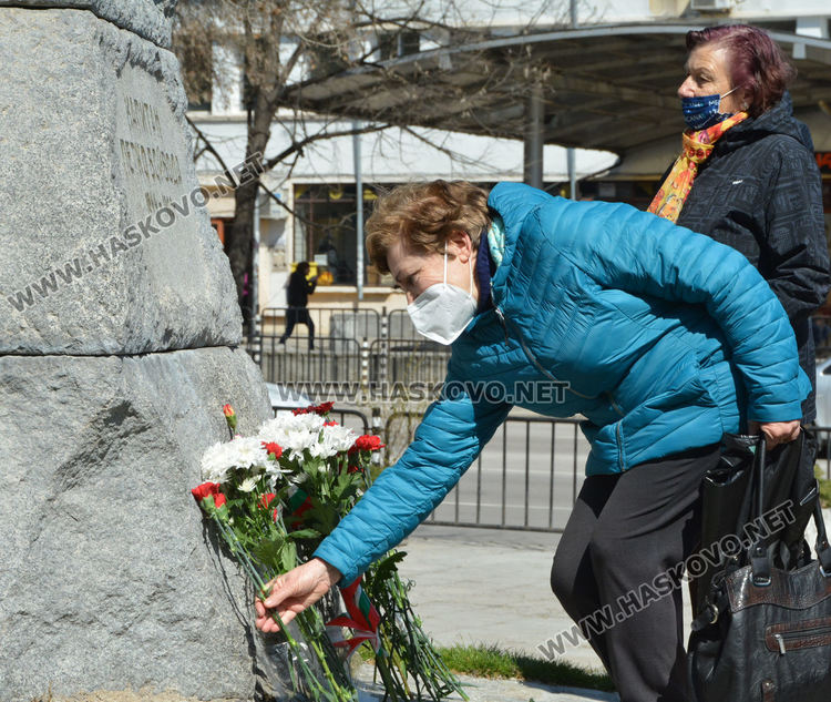 В Хасково поднесоха венци и цветя в Деня на Тракия