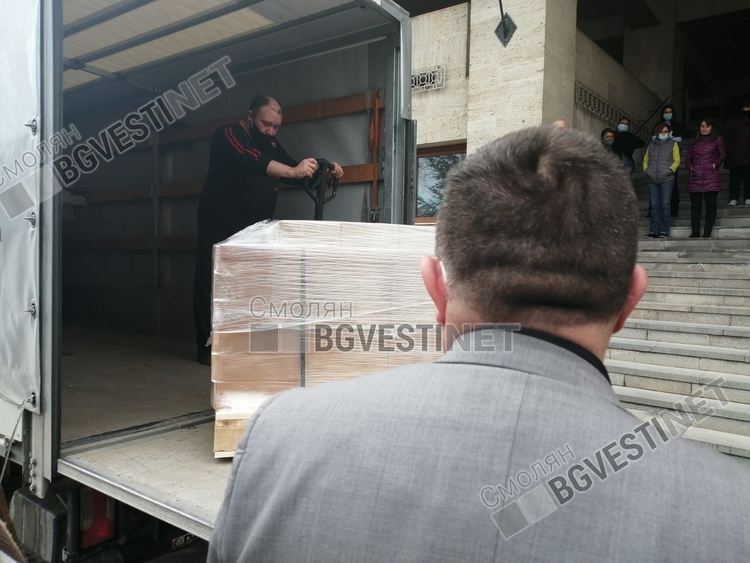 104 000 бюлетини пристигнаха под полицейски ескорт в Смолян  