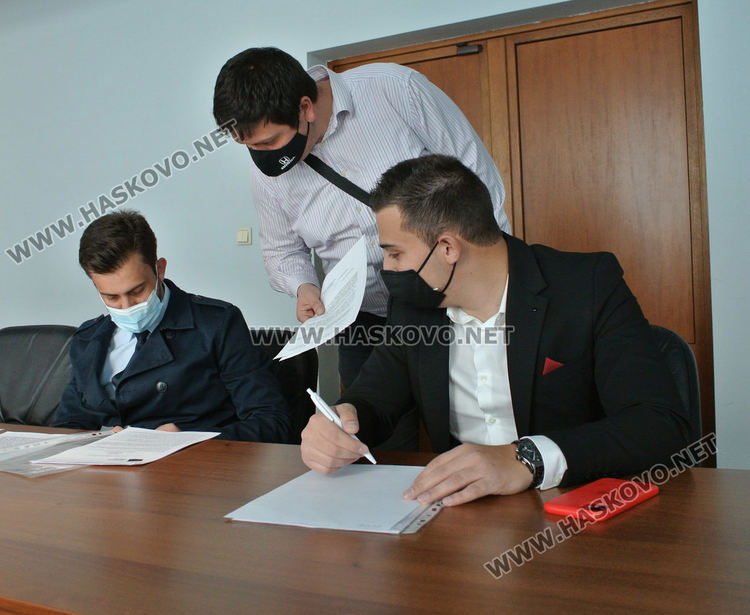 Партиите в Хасково осигуриха солидарно членове за СИК в Ковид отделенията