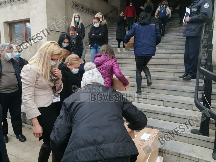 104 000 бюлетини пристигнаха под полицейски ескорт в Смолян  