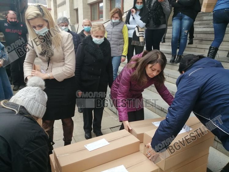 104 000 бюлетини пристигнаха под полицейски ескорт в Смолян  