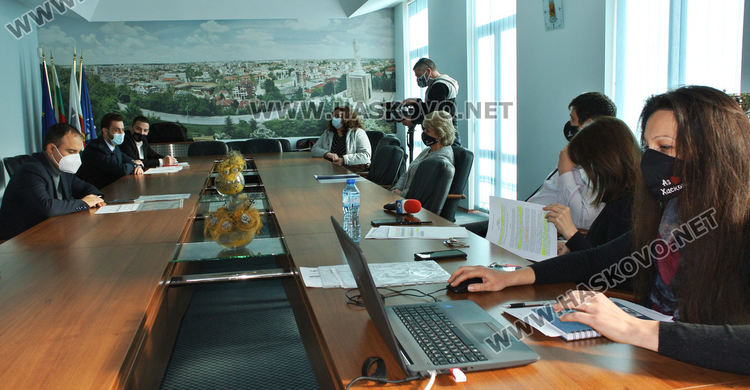 Партиите в Хасково осигуриха солидарно членове за СИК в Ковид отделенията