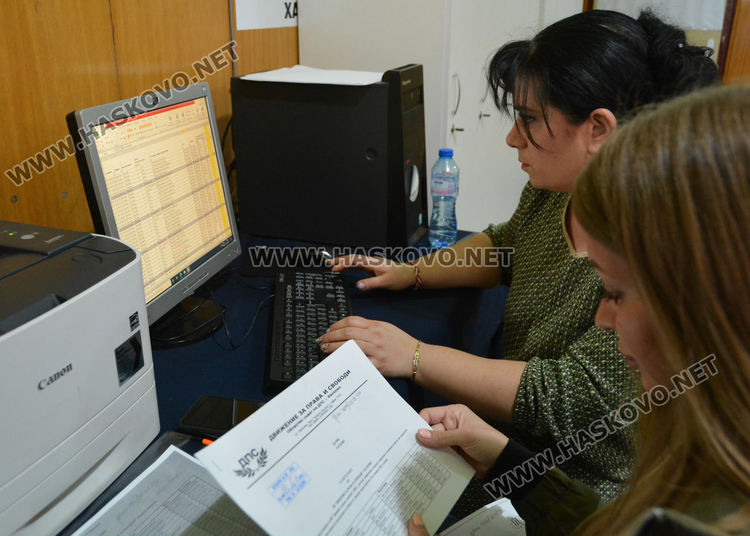 14 екипа на РИК и 18 на Информационно обслужване на терен в нощта на изборите за прием на протоколите от СИК