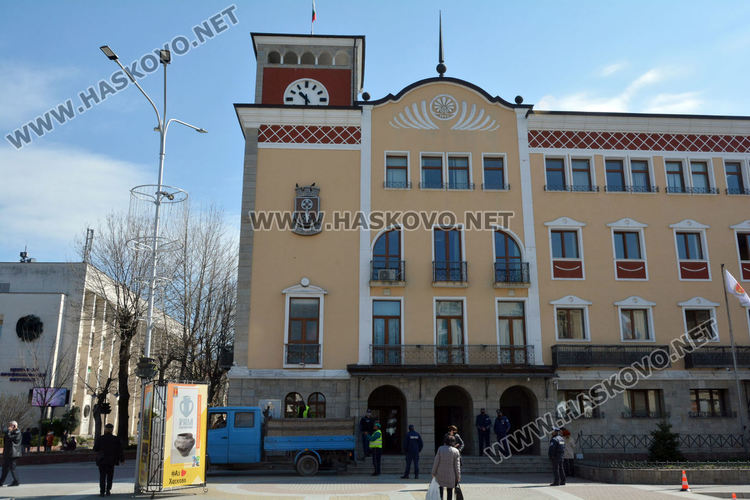 Разпределят бюлетините в общините в Хасковска област