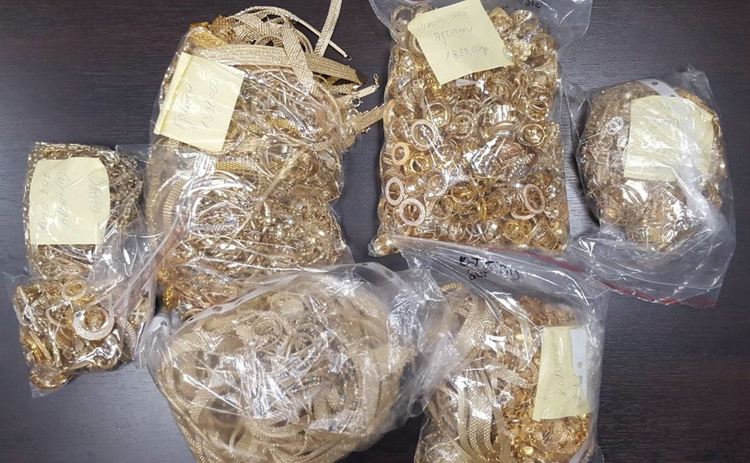 Спипаха близо 8 кг златни накити в тайник на автобус