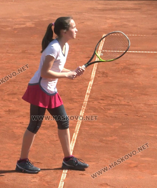 Хасково домакинства Държавния тенис турнир до 14-годишна възраст за юноши и девойки