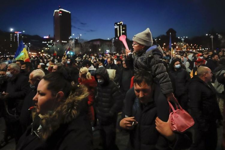 12 ранени и 188 арестувани на протест срещу ограниченията заради коронавируса в Букурещ