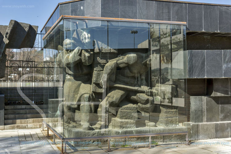 Мемориалът на миньорския труд става културен център след ремонт