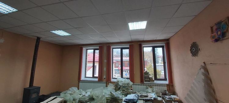 В читалището в Чепеларе отново кипят ремонти благодарение на благотворители