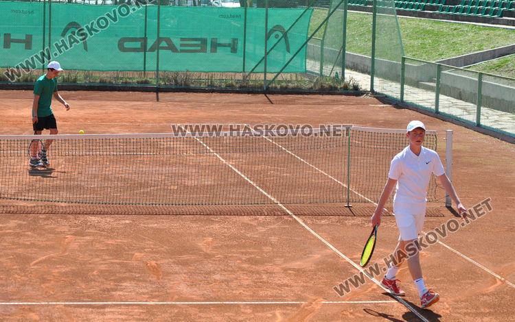 Ивона Савекова и Иван Иванов са шампиони на държавния турнир по тенис в Хасково