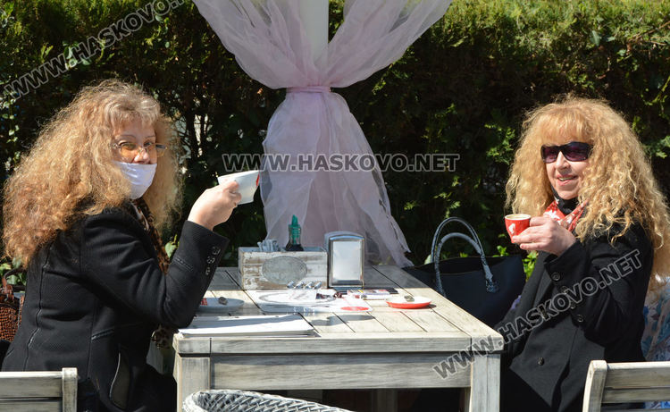 Хасковлии отново по заведенията, но само на открито