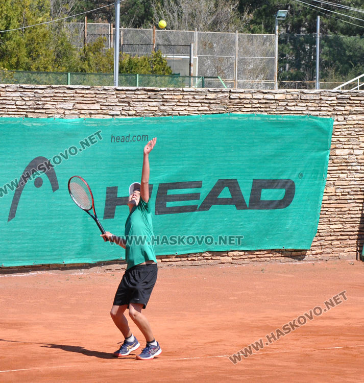 Ивона Савекова и Иван Иванов са шампиони на държавния турнир по тенис в Хасково