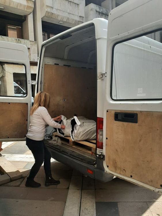 Бюлетините пристигнаха. Очакват се и машините за гласуване