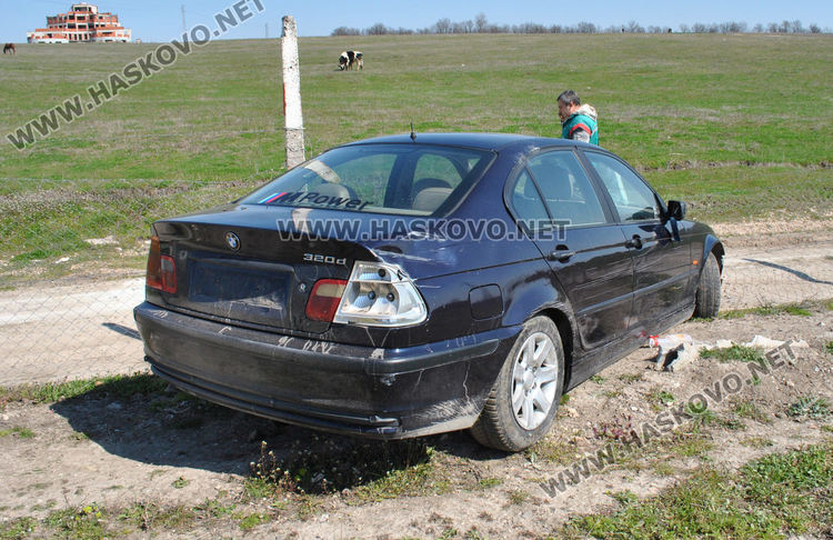 БМВ разби ограда на частен имот в Хасково