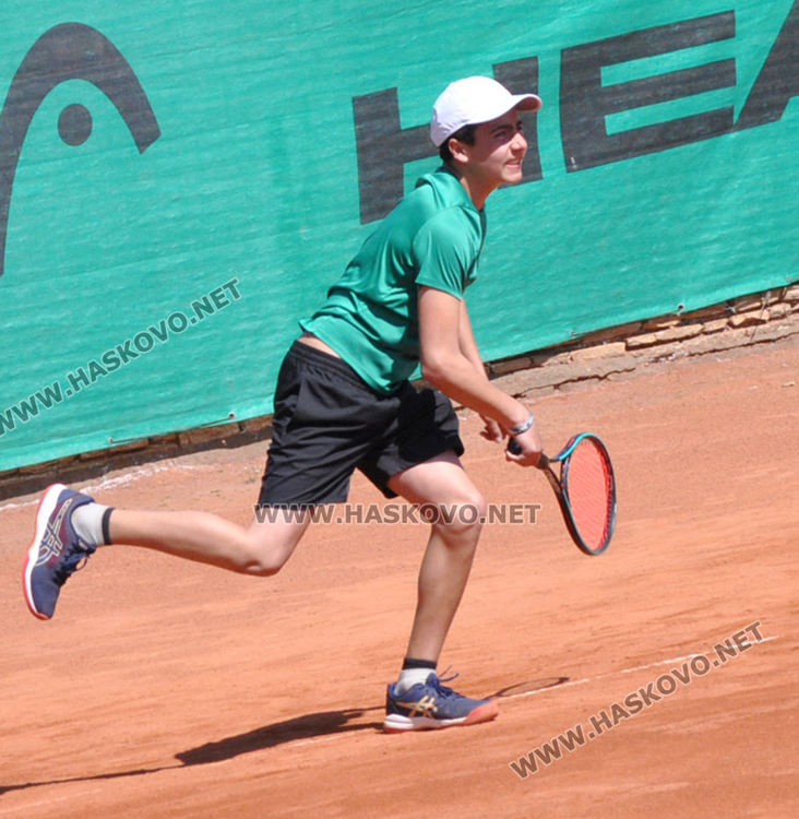 Ивона Савекова и Иван Иванов са шампиони на държавния турнир по тенис в Хасково