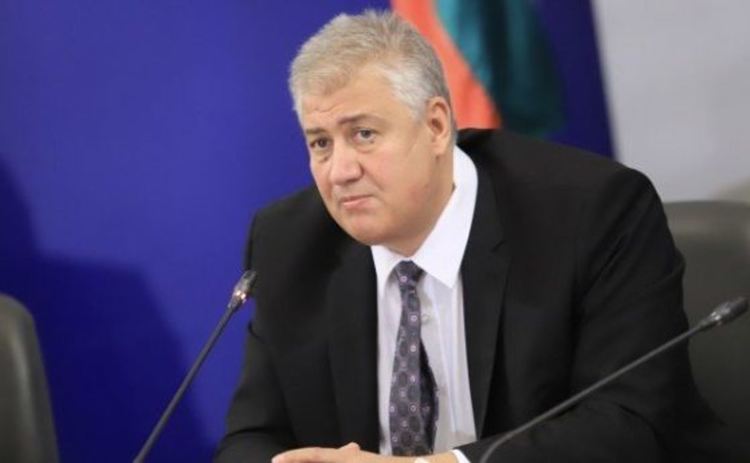 Обмислят корекция на ваксинационния план - възрастните стават приоритет