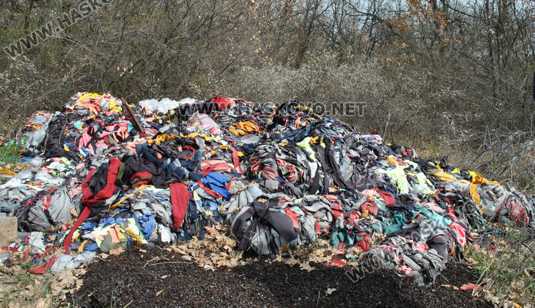 Читател: Горичка край Хасково е осеяна с купища отпадъци