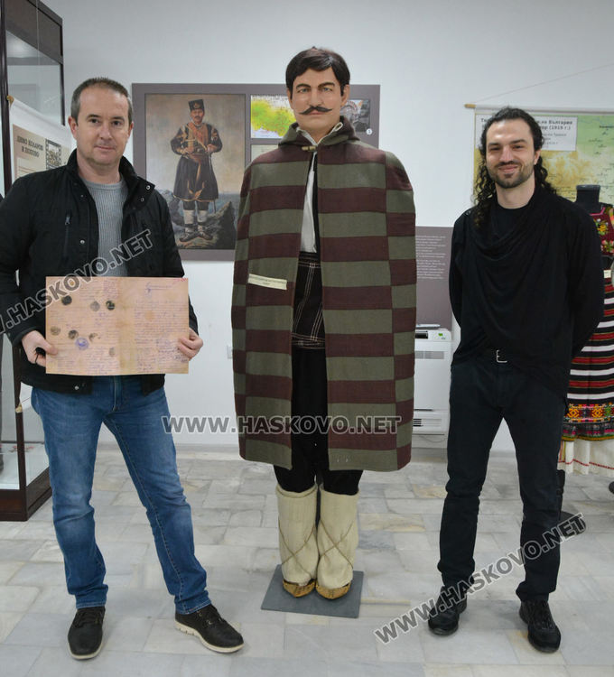 Капитан Петко войвода е бил висок 1,90 м и синеок