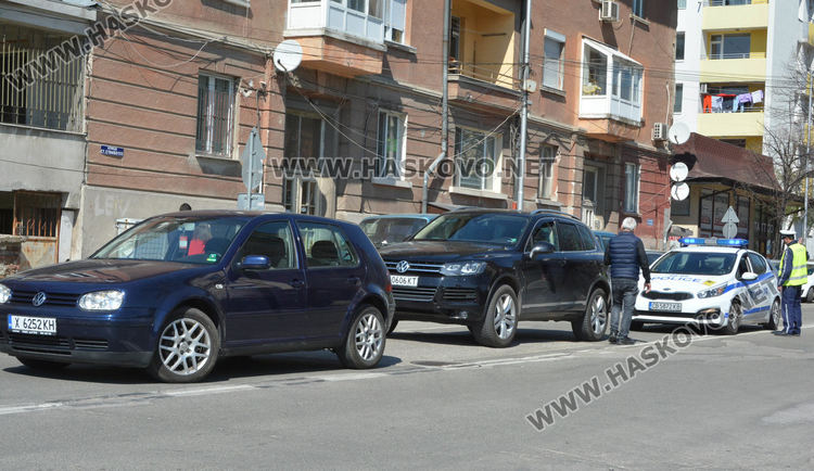 Водач пострада при катастрофа до „Лебеда“ 