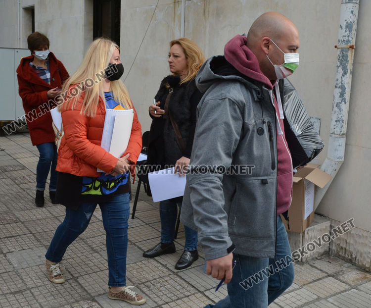 Под полицейска охрана раздадоха бюлетините на 156 секции в Хасково