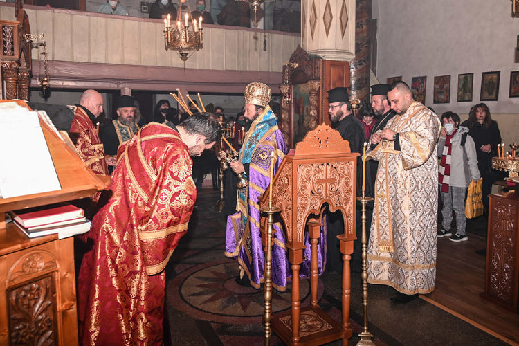 В храм „Св. Георги Победоносец“ бе прочетена третата статия на Богородичния акатист