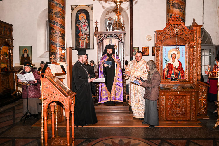 В храм „Св. Георги Победоносец“ бе прочетена третата статия на Богородичния акатист