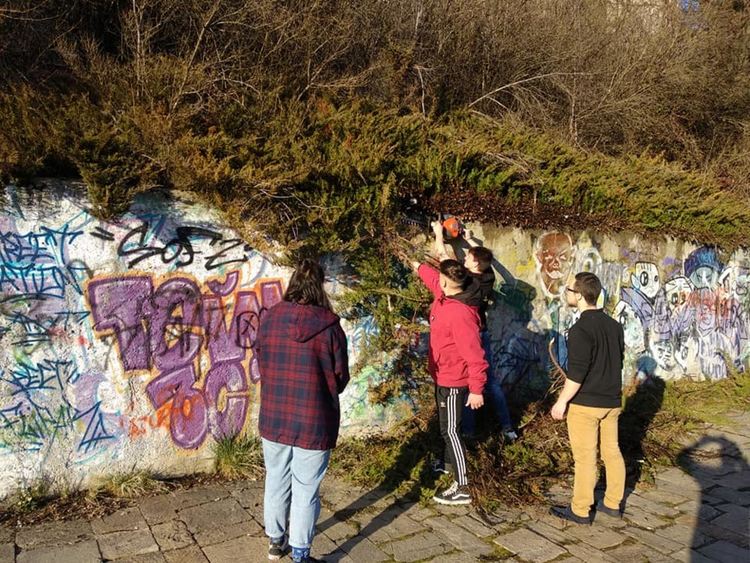 Млади изследователи за младежко развитие преобразяват откритото пространство над каскадите