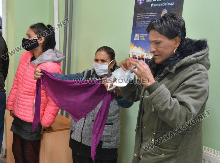 Върнаха двама членове на СИК с температура, вял интерес към машинното гласуване