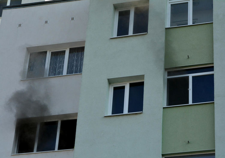 Пожар избухна в апартамент в „Бадема“