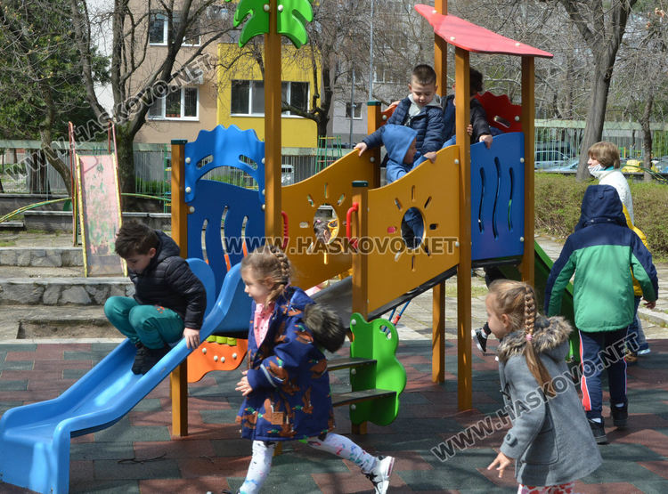 Децата отново в градините и яслите в Хасковско от днес