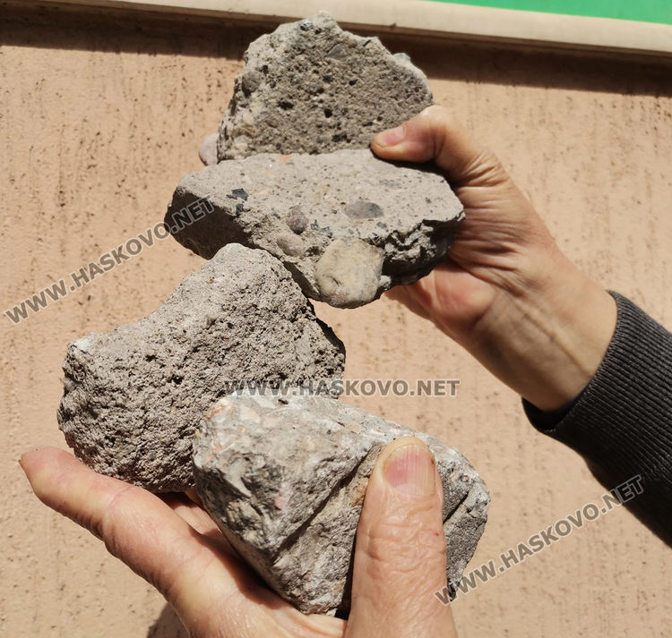 С камъни потрошиха прозорците на къща в Хасково, издирват извършителите