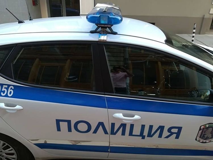 Задържаха трима крадци на декоративни павета