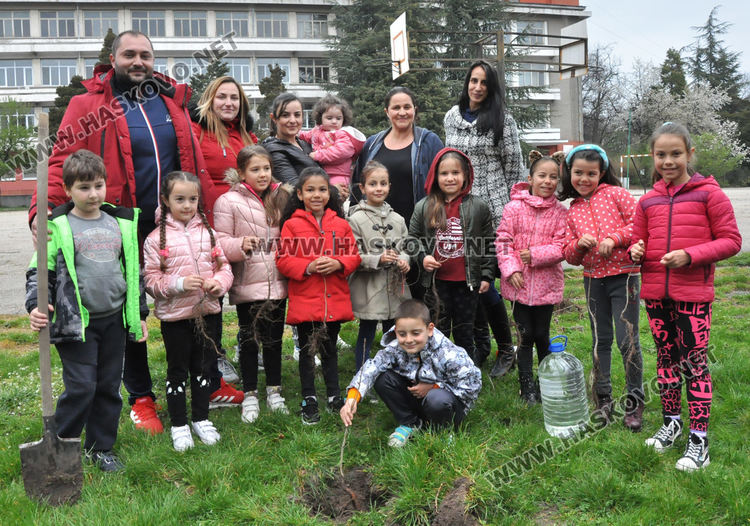 Ученици от ОУ „Любен Каравелов“ с екоинициатива