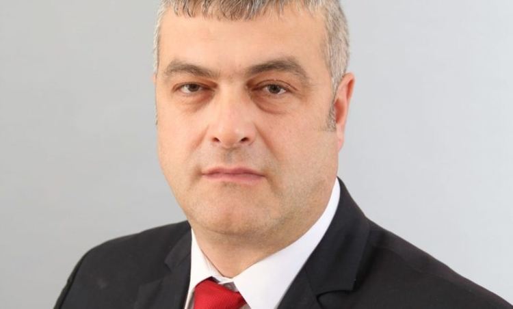 Емил Хумчев се разграничи от водача на червената листа Александър Симов