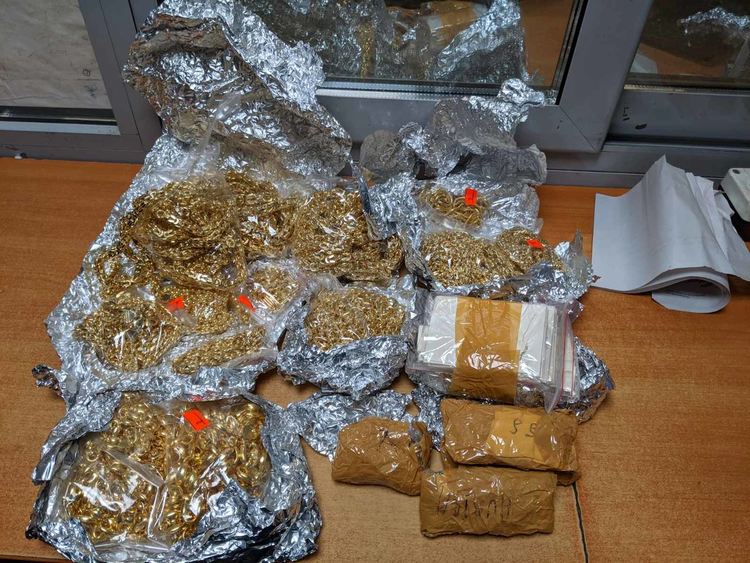 Снимки: Агенция "Митници"