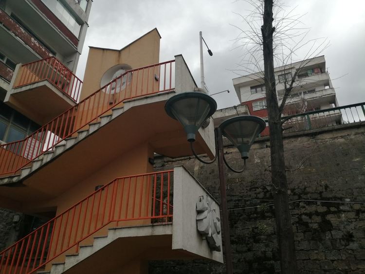 Пак вандали, или как да си напазаруваме крушки от детската площадка