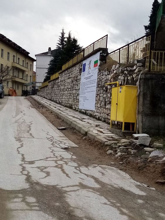 В Чепеларе ремонтират и асфалтират част от уличната мрежа