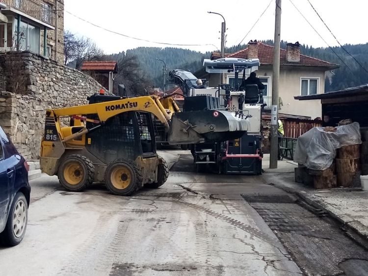 В Чепеларе ремонтират и асфалтират част от уличната мрежа