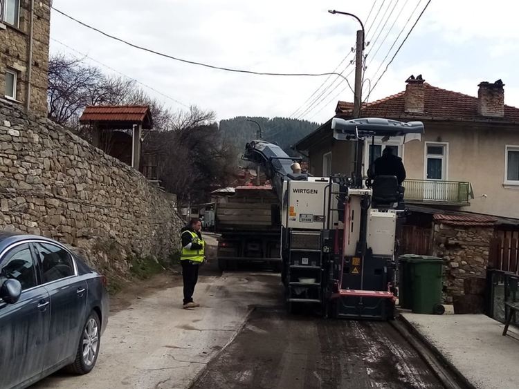 В Чепеларе ремонтират и асфалтират част от уличната мрежа