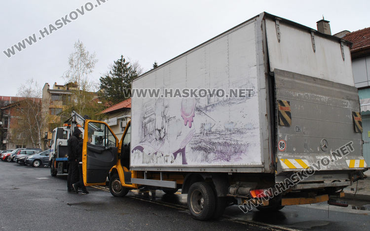 3 глоби за камион, паркирал на спирката до площадка „Спартак“