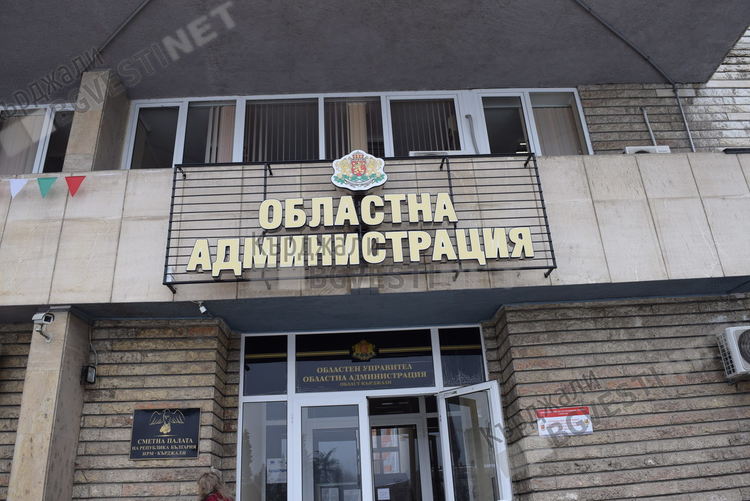 Здравната система в областта все още е под натиск,починалите от началото на април от COVID 19 са 13 души