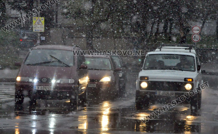 Априлски сняг днес, но спира до обяд