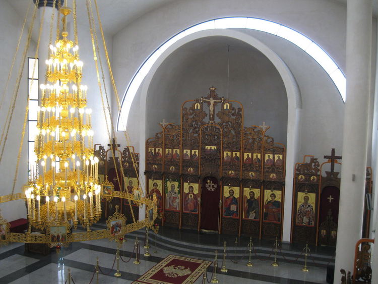 Две богослужения на епископ Висарион в катедралния храм в Смолян