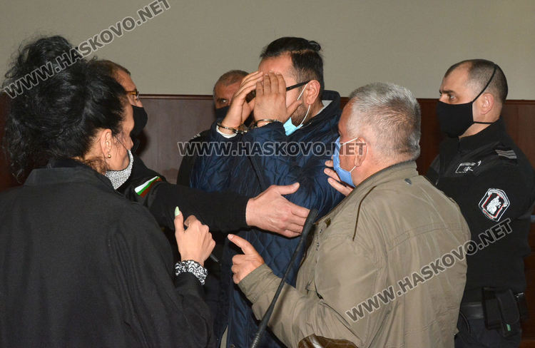 Задържаният с незаконните пистолети и патрони имал 30 противоправни регистрации