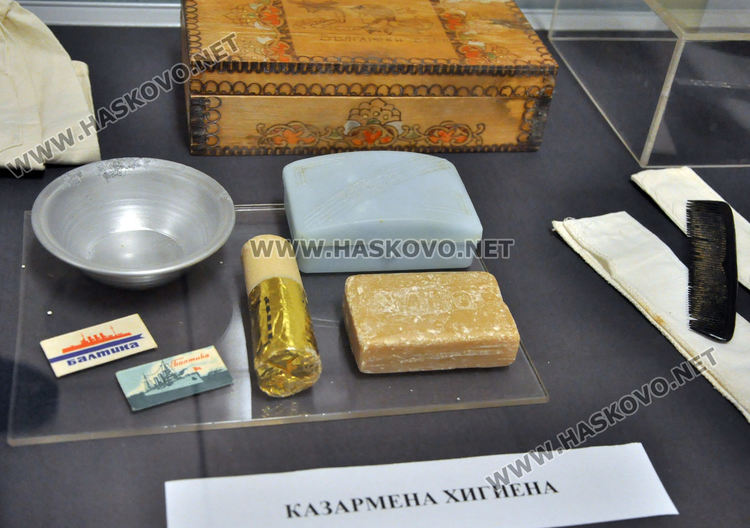 Как се тича под бойна тревога с въшкарник, цинти, автомат и шницел в джоба